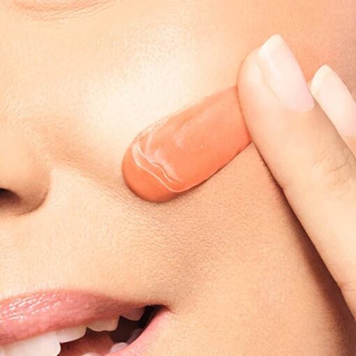 ⁦كريم نهاري أحمر منشط كلاسيكي لجميع أنواع البشرة من لوريال 50 مل - L'Oréal Paris Revitalift Energising Red Day Cream⁩ - الصورة ⁦3⁩